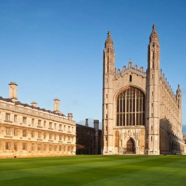 CAMBRIDGE WALKING TOUR
