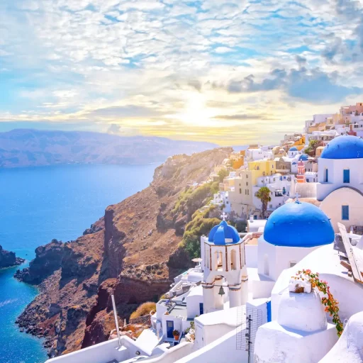 Beautiful,Oia,Town,On,Santorini,Island,,Greece.,Traditional,White,Architecture